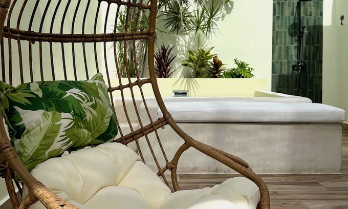 Parque Casa | The Bungalows by HOUS offer a lush tropical paradise perfect for a relaxing romantic getaway.