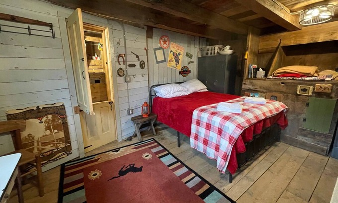 Trumansburg Casa | The Bunkhouse at CrowNestFarm! Communal Bathroom and Kitchenette.