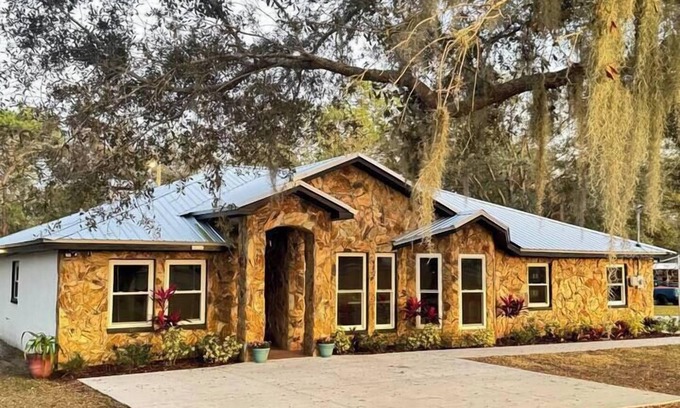 Plant City Otro | The Bunkhouse at Origins Ranch