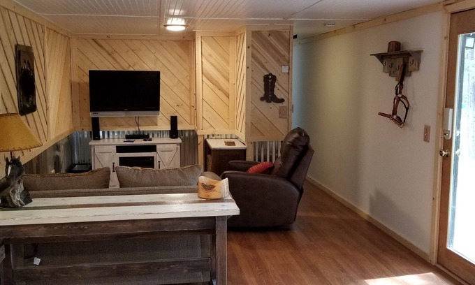 Woodland Park Cabina | The Bunkhouse in the Pines, la acogedora cabaña occidental en el bosque
