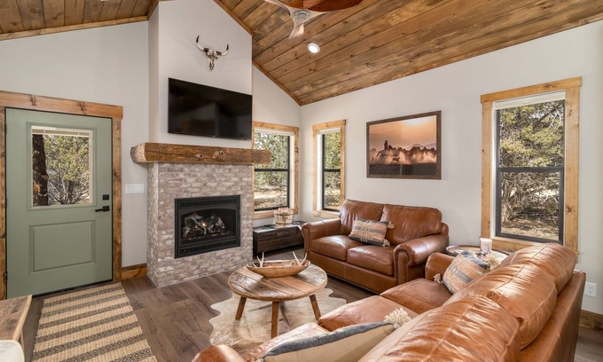 Orderville Cabina | The Bunkhouse | Zion & Bryce | Hot Tub | Fire Pit