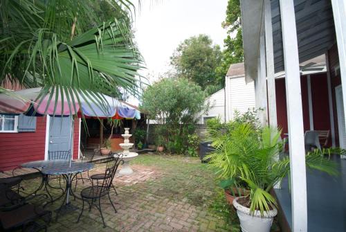 Faubourg Marigny Cama Y Desayuno | The Burgundy Bed and Breakfast