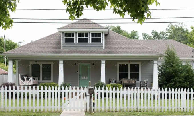 Burns Casa | The Burns Bungalow - Small Town Charm Near Nashville and State Park