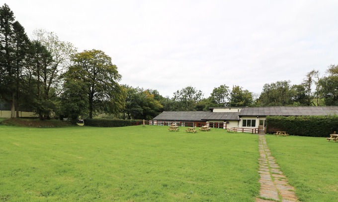 Llandysul Cabaña | THE BYRE, pet friendly, character holiday cottage in Llandysul