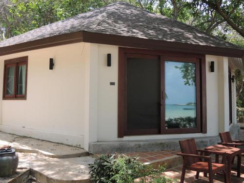 Rayong Complejo | The C Samet Beach Resort SHA Plus
