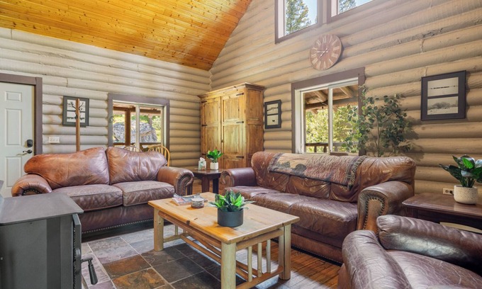 Philipsburg Cabina | The Cabin - A Family and Dog Friendly Getaway