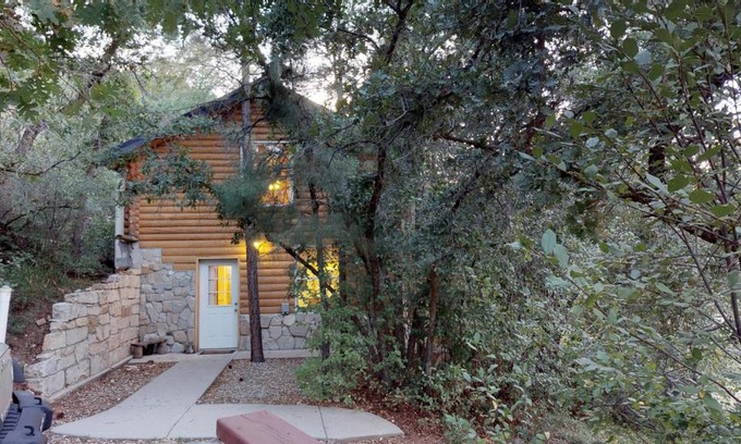 Glendale Casa | The Cabin at Lydia's Canyon