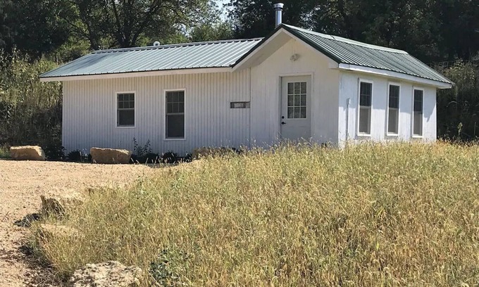 Elizabeth Cabina | THE CABIN AT THE RANCH, AKA THE LOVE SHACK - PRIVATE, CLOSE TO GALENA