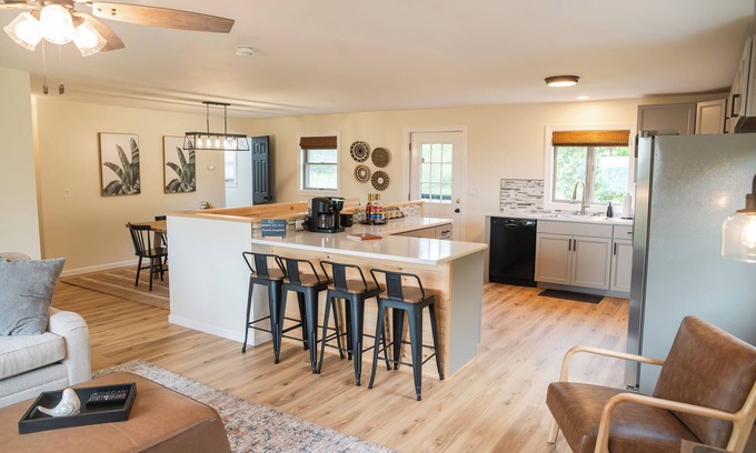 Ellicottville Casa | The Cabin- BRAND NEW listing with HOT TUB