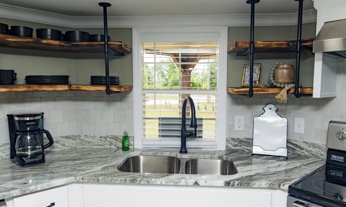Blakely Cabina | The Cabins on Rockmine 3bedroom Modern Chic Cabin in peaceful Blakely GA WiFi AC