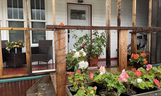 Downtown Skagway Cabaña | The Cable House. Charming Historic Home built in 1901. Excellent location.