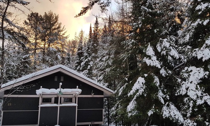 Calvin Otro | The Canadian Ecology Centre Cabins