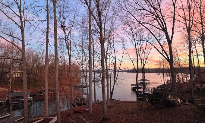 Seneca Casa | The Canoe House - Family/Elder Friendly 6 BE/4 BA - Clemson + Golf Outings
