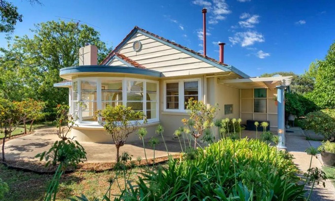 Corowa Casa | The Captain's Manor - Great location!