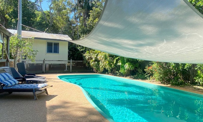 Arcadia Apartamento | The Captain's Manor on Cook 8 - Compact, affordable and just minutes to Alma Bay