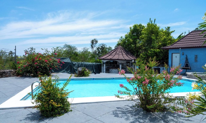 IronShore Estates Villa | The Carhampton Villa