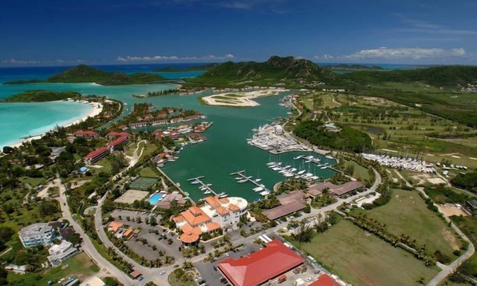 Jolly Harbour Villa | Premier Caribbean Vacation Villa en el agua