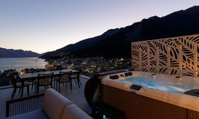 Queenstown City Centre Hotel | The Carlin Boutique Hotel