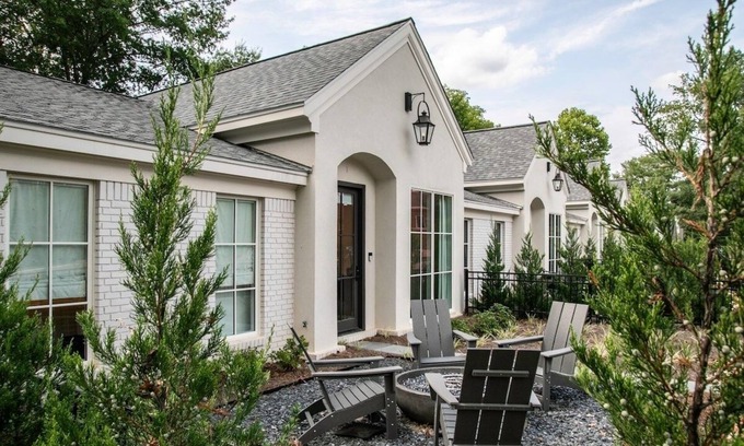 Oxford Casa | The Carolina, 2BR Luxe Stay by Velvet Ditch Villas