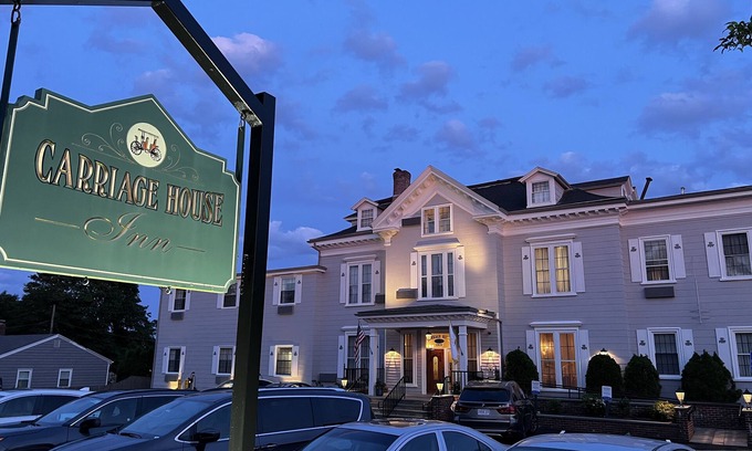 Middletown Hotel | The Carriage House Inn Newport