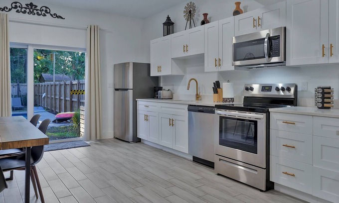 Wynwood Art District Casa | The Carter - A Rustic Pool House