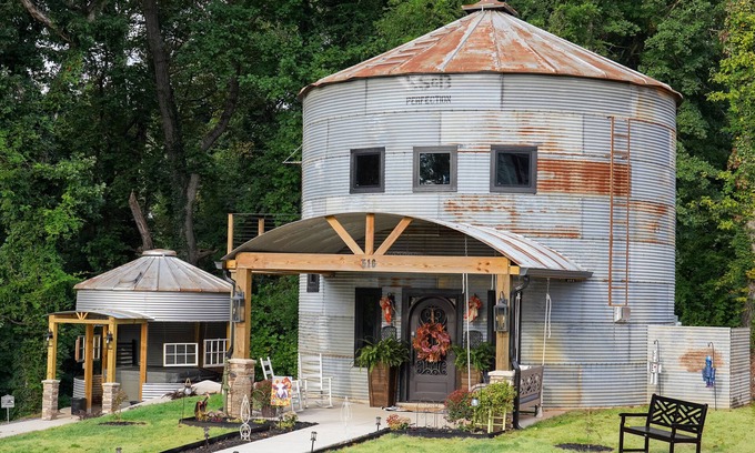Lincolnton Casa | The Cedar St Silo- Sleeps 4 w/ Fireplace & Hot Tub. Walk to Downtown Lincolnton