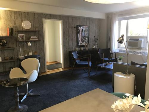 Manhattan Valley Casa | The Central Park West by Amsterdam Avenue