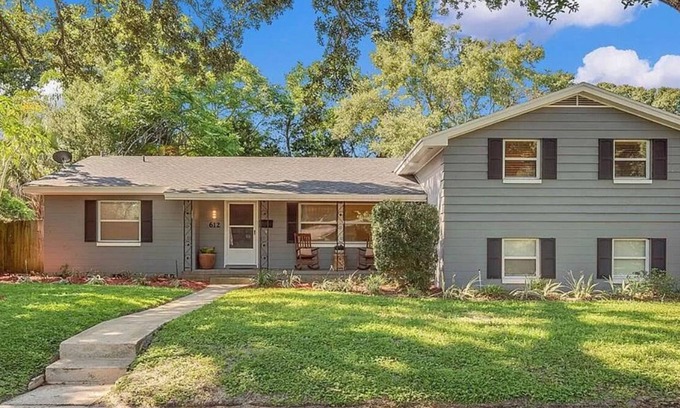 Altamonte Springs Casa | The Centralized Haven 3 bedroom home restaurants, attractions & fun minutes away
