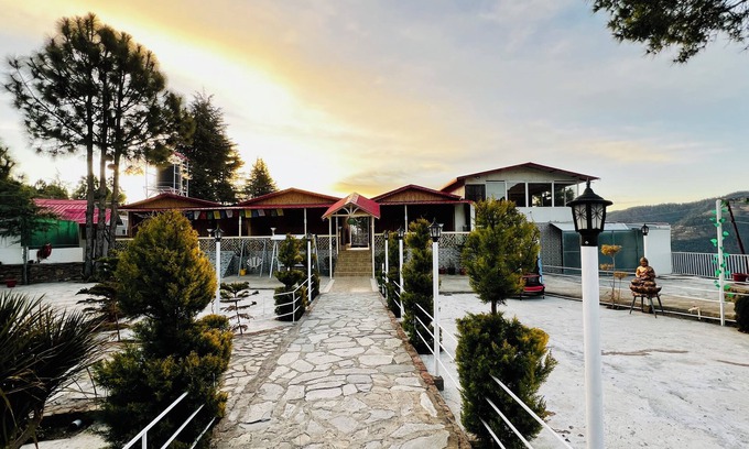 Shimla Hotel | THE CHAIL HEIGHTS HOTEL&RESORT