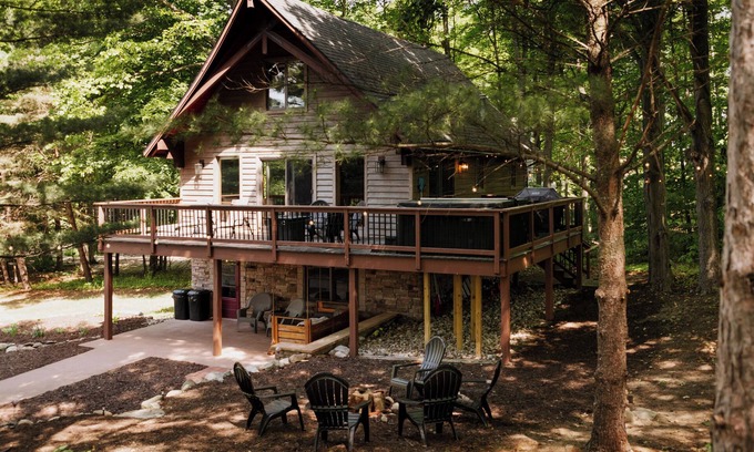 Bellaire Chalet De Esquí | The Chalet Getaway*Hot Tub*Shanty Creek Resort*Summit Golf Course