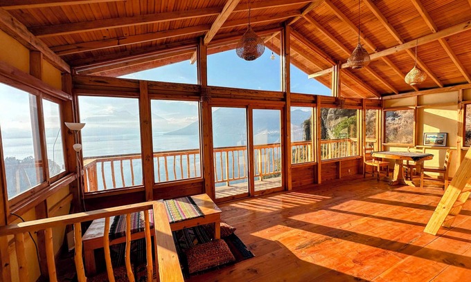 San Marcos La Laguna Chalet De Esquí | The Chalet - 4 bedrooms - stunning lakeviews