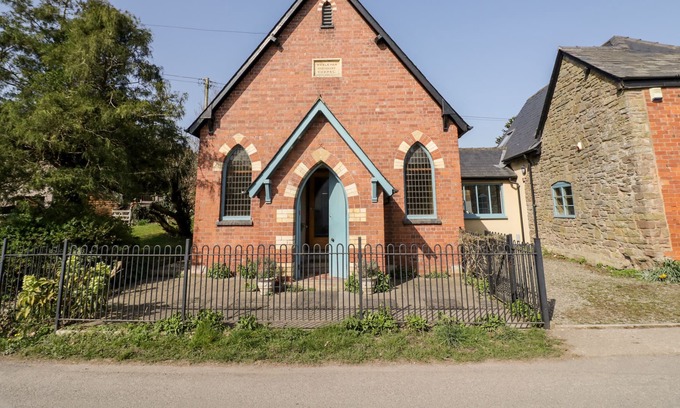 Yarpole Cabaña | THE CHAPEL, pet friendly, character holiday cottage in Yarpole