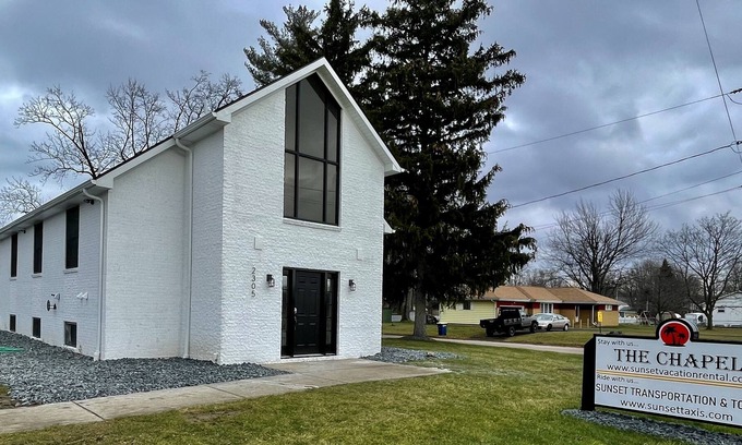Ashtabula Casa | The Chapel- Sunset Vacation Rentals
