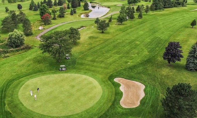South Lima Casa | The Charleston House- Steps from 2 Golf Courses Perfect Fingerlakes Getaway