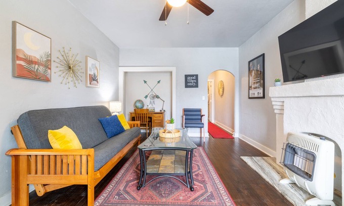 Chickasha Casa | The Charm Chickasha | Fiber | W/D | Extra Parking
