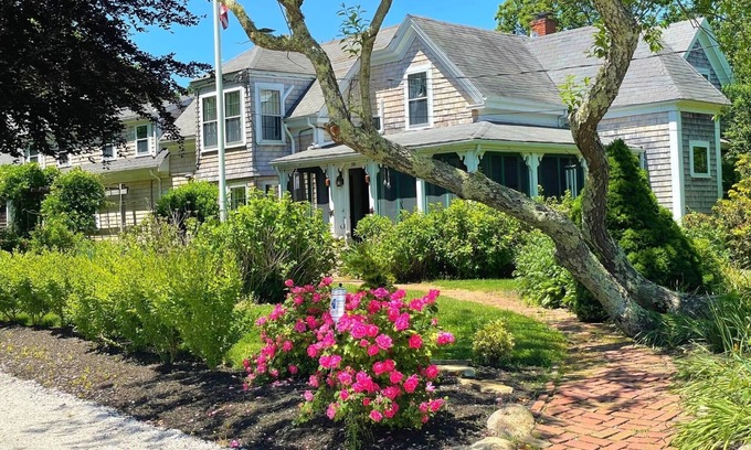 West Barnstable Casa | The Charm of Old Cape Cod * Beach Pass *Jacuzzi