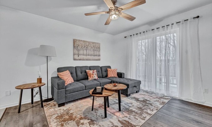Gatineau Apartamento | The charming 3 bedroom with a river view