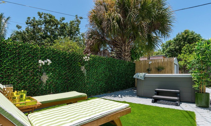 Parker Ridge Casa | The Charming Breezeway Villa with Hot Tub! 10 Min to The Beach!