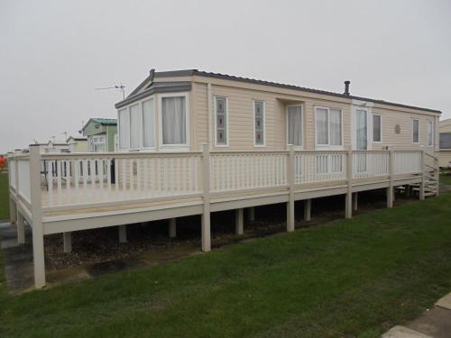 Ingoldmells Apartamento | The Chase Topaz Super 4 Berth panel heated Wrap around veranda