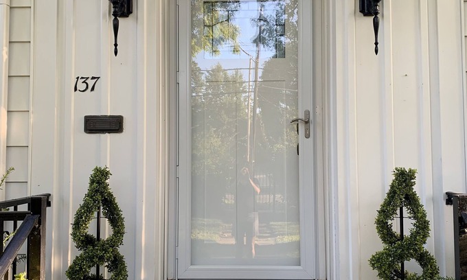 Medina Casa | The Chelsea of Medina - Walk to historic square, dining, shopping and more.