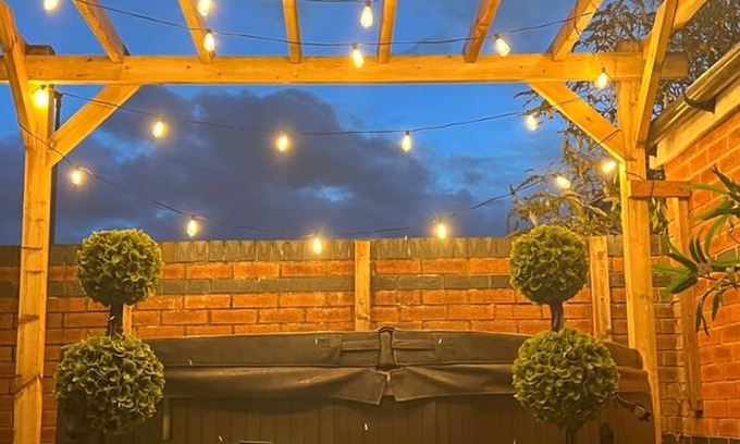 Blacon Apartamento | The Cheshire Gathering - Hot Tub 8 Bedroom