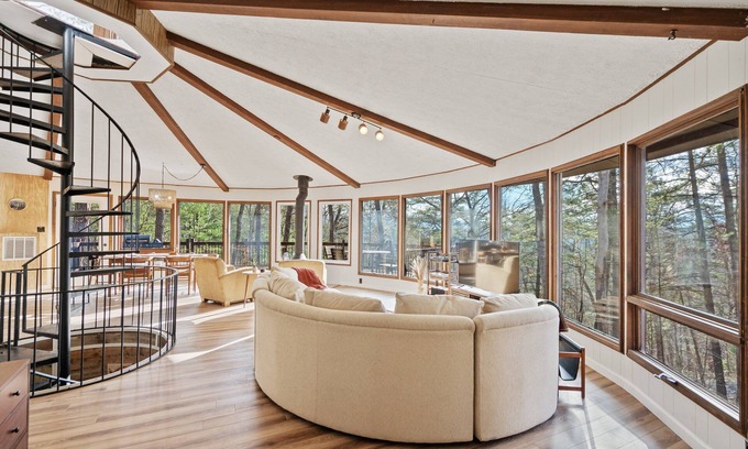 Basye Cabina | The Chestnut, 8 guests, near Lake Laura