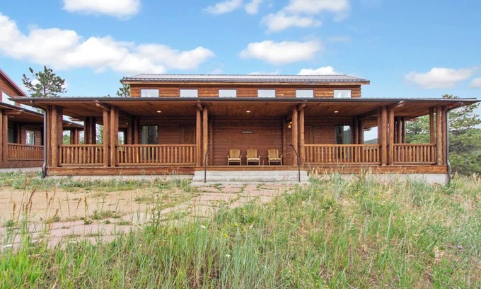 Allenspark Cabina | The Cheyenne Cabin 3 at Pathways Ranch!