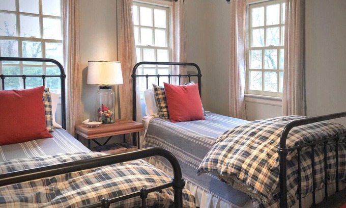 Harpers Ferry Casa | The Chickadee Room at Harpers Ferry Guest House