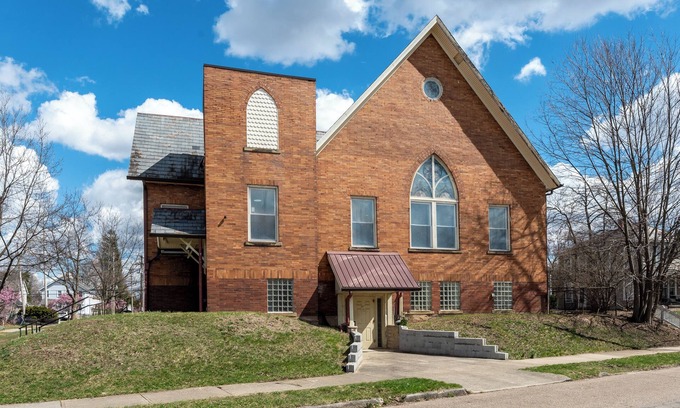 Old North Columbus Casa | The Church - 6BR Home Near OSU, Perfect for Groups