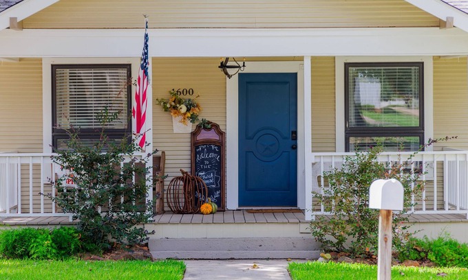 Brenham Casa | The Church House⭐️⭐️⭐️⭐️⭐️ 3 Bd 2 B 20 min to Round Top