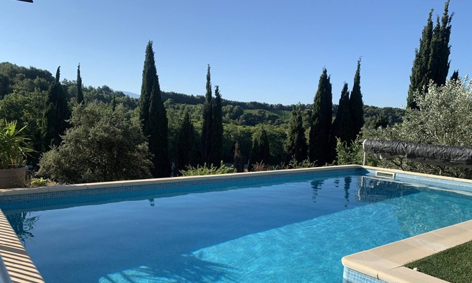 Visan Otro | The cicada farmhouse