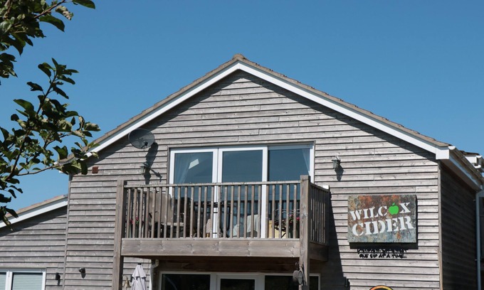 Winscombe Cabaña | THE CIDER SHED, family friendly, country holiday cottage in Winscombe