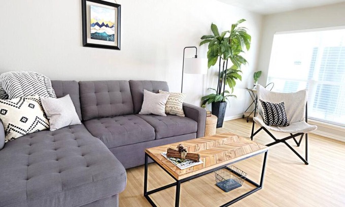 Old East Dallas Apartamento | The City Escape & Arboretum Tickets Included