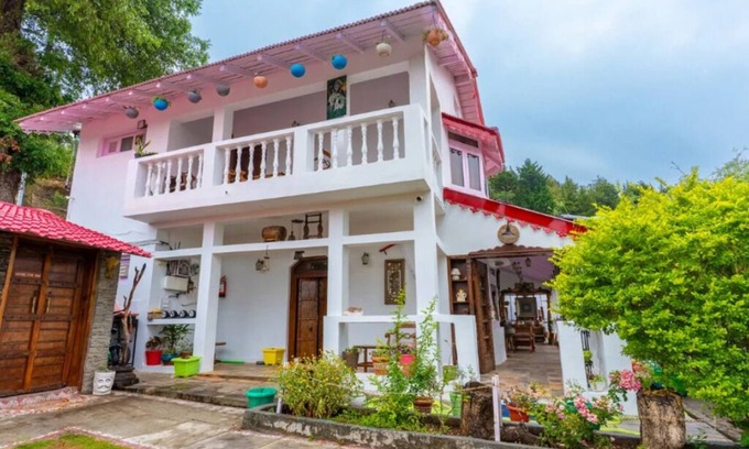 Kaul Villa | The Clay House, Mukteshwar by Ebony Stays |Cosy 2BHK Villa with Himalayan Views